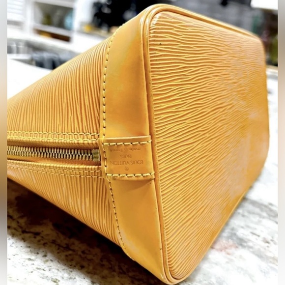 LV Alma bag - Picture 9 of 10